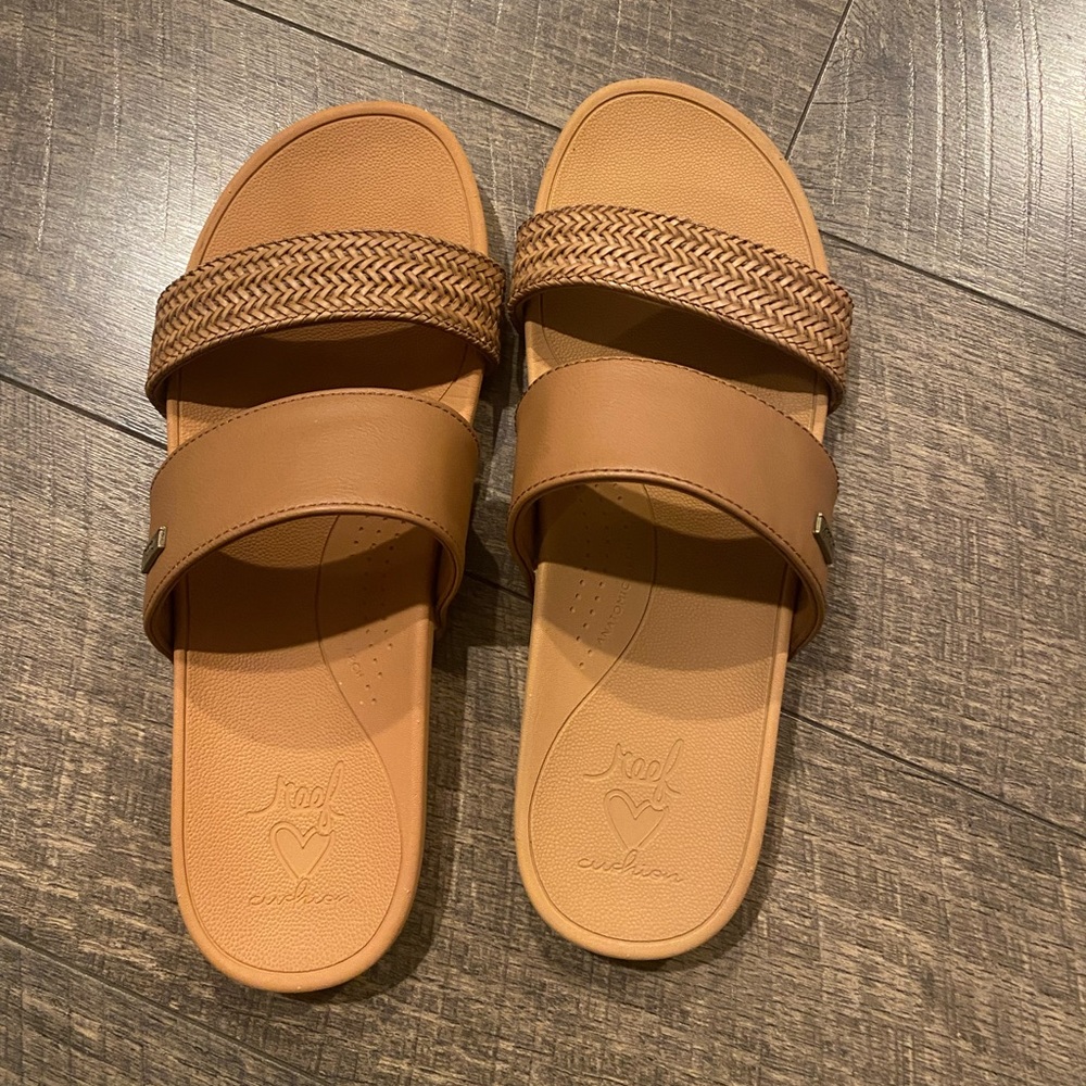 Reef sandals size 9